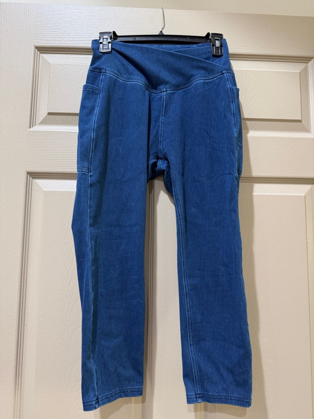 Blue Knit Denim Capris. Halara. Size medium